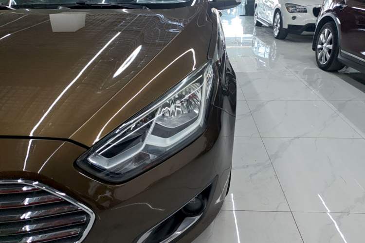 Used Ford Escort 2017 Happiness Edition 1.5L Automatic Fashion Version Left Front Headlight