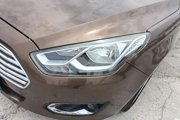 Used Ford Escort 2017 Happiness Edition 1.5L Automatic Fashion Version Left Front Headlight