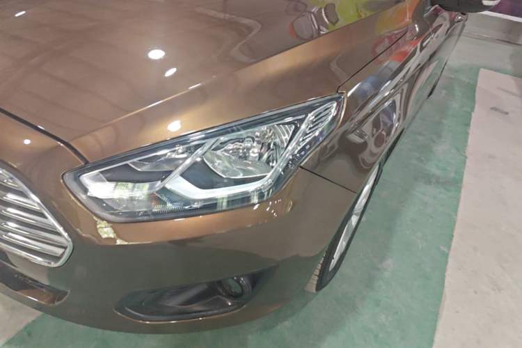 Used Ford Escort 2017 Happiness Edition 1.5L Automatic Fashion Version Left Front Headlight