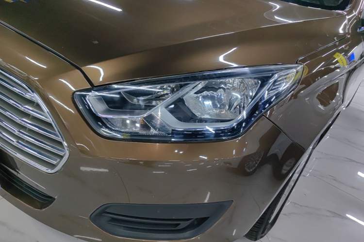 Used Ford Escort 2017 Revised Version 1.5L Automatic Comfort Edition Left Front Headlight