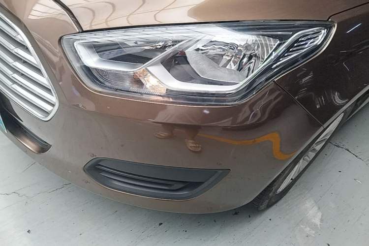 Used Ford Escort 2017 Revised Version 1.5L Automatic Comfort Edition Left Front Headlight