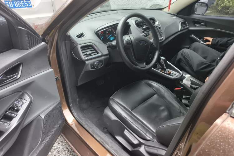 Used Ford Escort 2017 Happiness Edition 1.5L Automatic Fashion Version Left Front Seat
