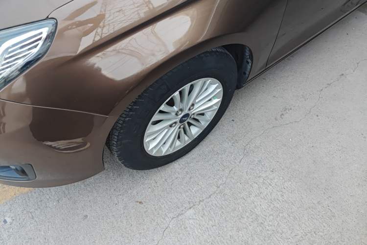 Used Ford Escort 2017 1.5L Automatic Comfort Model Left Front Wheel Hub