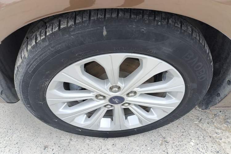 Used Ford Escort 2017 Happiness Edition 1.5L Automatic Fashion Version Left Front Wheel Hub