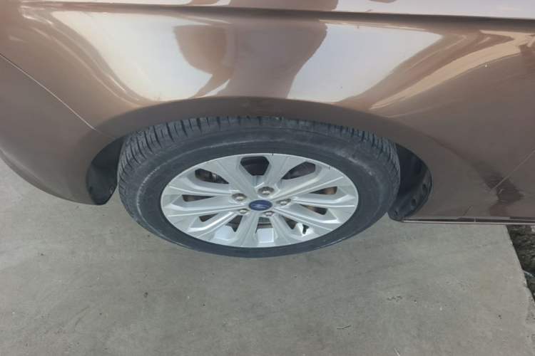 Used Ford Escort 2017 Happy Edition 1.5L Manual Fashion Model Left Front Wheel Hub