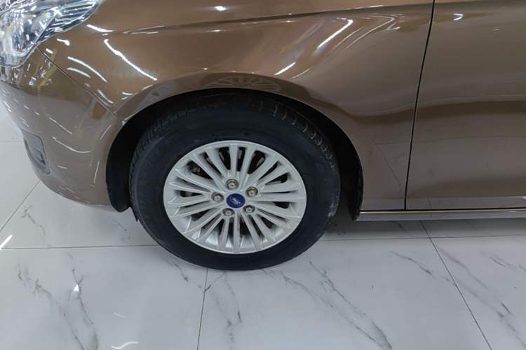 Used Ford Escort 2017 Revised Version 1.5L Automatic Comfort Edition Left Front Wheel Hub