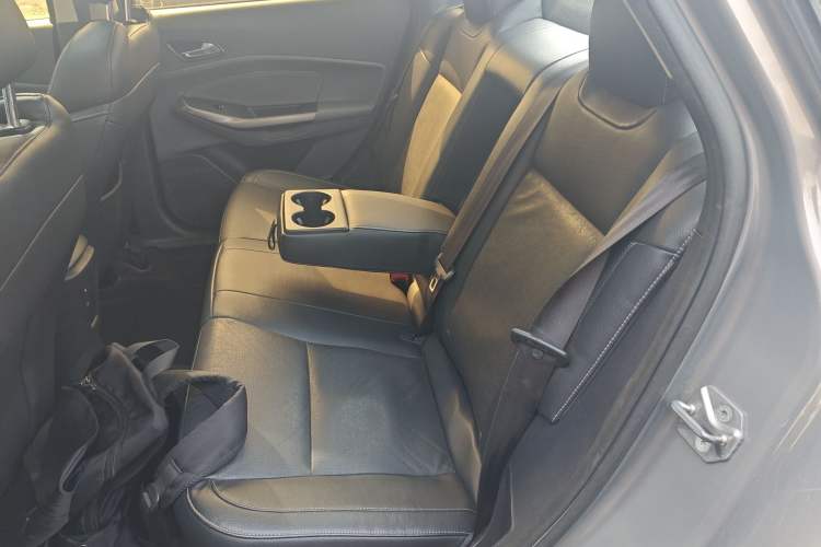 Used Ford Escort 2017 Happiness Edition 1.5L Automatic Fashion Version Left Rear Seat