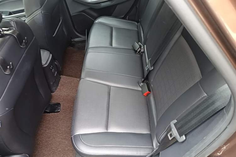 Used Ford Escort 2017 Happiness Edition 1.5L Automatic Fashion Version Left Rear Seat