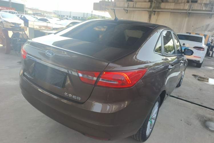 Used Ford Escort 2017 Happy Edition 1.5L Manual Fashion Model Rear Right 45 Deg