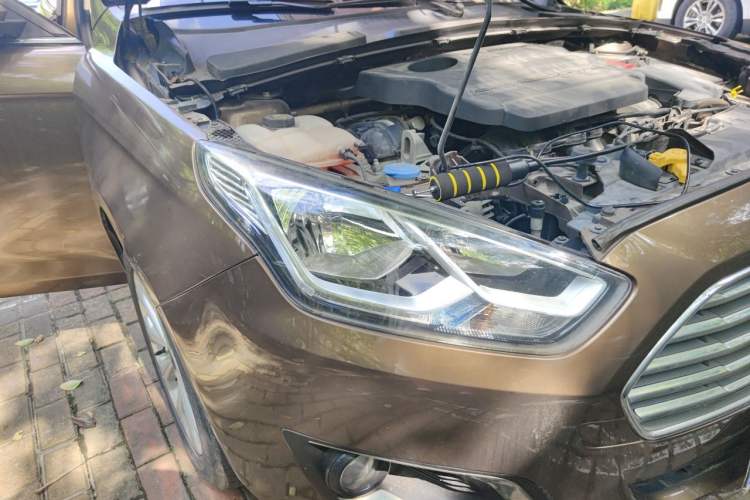 Used Ford Escort 2017 Happiness Edition 1.5L Automatic Fashion Version Right Front Headlight