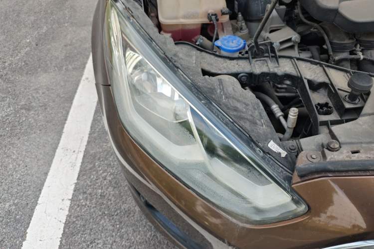 Used Ford Escort 2017 1.5L Automatic Comfort Model Right Front Headlight