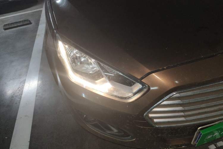 Used Ford Escort 2017 1.5L Manual Comfort Model Right Front Headlight