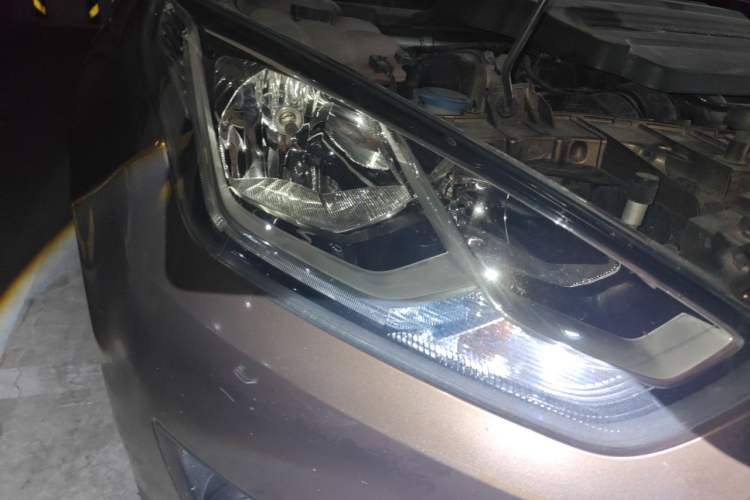 Used Ford Escort 2017 1.5L Automatic Comfort Model Right Front Headlight