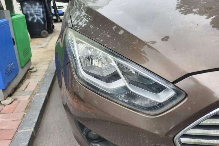 Used Ford Escort 2017 1.5L Manual Comfort Model Right Front Headlight