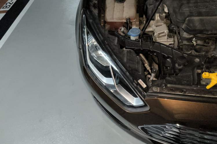 Used Ford Escort 2017 Happiness Edition 1.5L Automatic Fashion Version Right Front Headlight