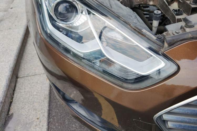 Used Ford Escort 2017 Happiness Edition 1.5L Automatic Fashion Version Right Front Headlight