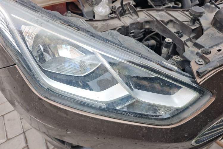 Used Ford Escort 2017 1.5L Automatic Comfort Model Right Front Headlight