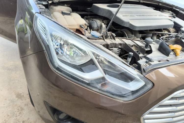 Used Ford Escort 2017 1.5L Automatic Comfort Model Right Front Headlight