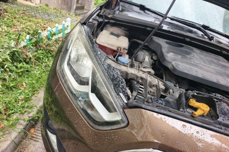 Used Ford Escort 2017 Happiness Edition 1.5L Automatic Fashion Version Right Front Headlight