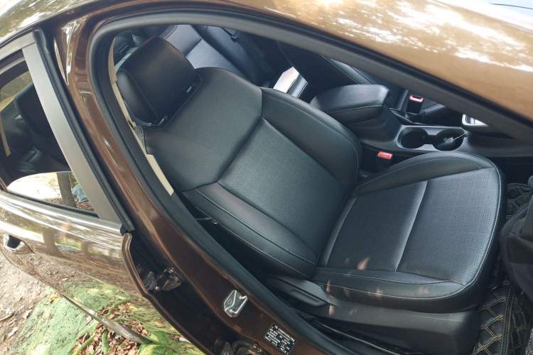 Used Ford Escort 2017 Happiness Edition 1.5L Automatic Fashion Version Right Front Seat