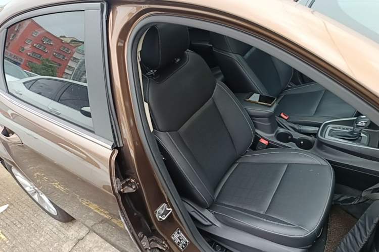 Used Ford Escort 2017 Happiness Edition 1.5L Automatic Fashion Version Right Front Seat