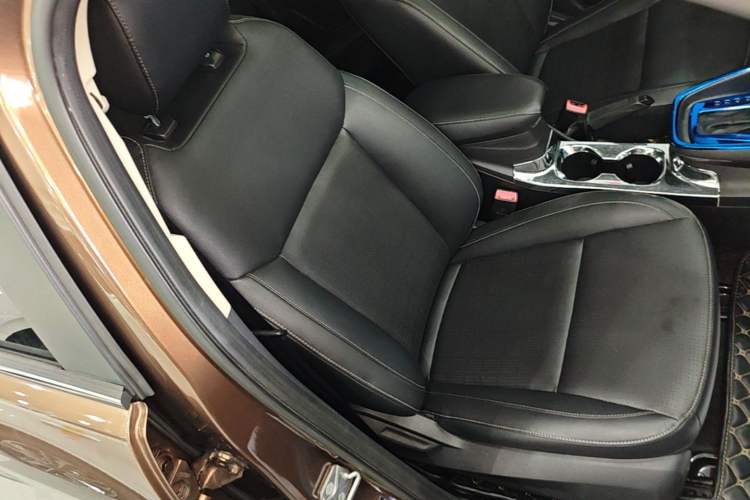 Used Ford Escort 2017 Happiness Edition 1.5L Automatic Fashion Version Right Front Seat