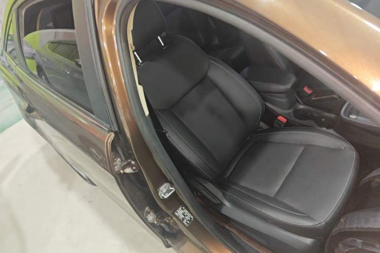 Used Ford Escort 2017 Happiness Edition 1.5L Automatic Fashion Version Right Front Seat