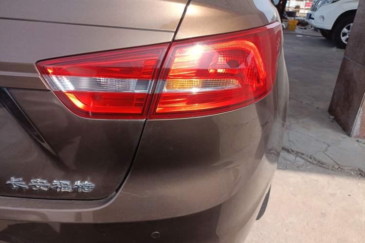 Used Ford Escort 2017 Revised Version 1.5L Manual Comfort Edition Right Rear Taillight