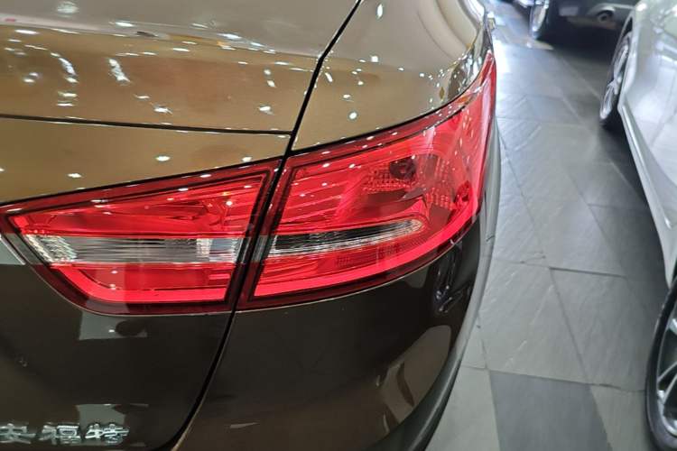 Used Ford Escort 2017 Happiness Edition 1.5L Automatic Fashion Version Right Rear Taillight
