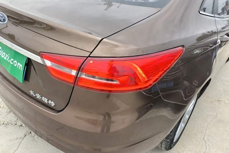 Used Ford Escort 2017 Happiness Edition 1.5L Automatic Fashion Version Right Rear Taillight