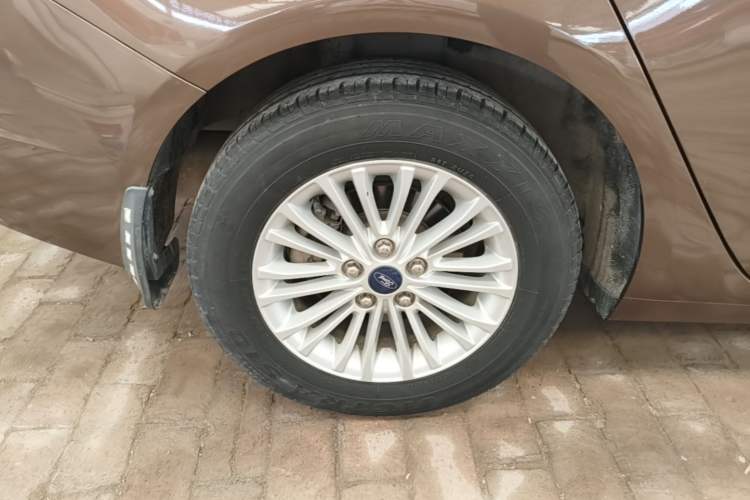 Used Ford Escort 2017 Revised Version 1.5L Manual Comfort Edition Right Rear Wheel Hub