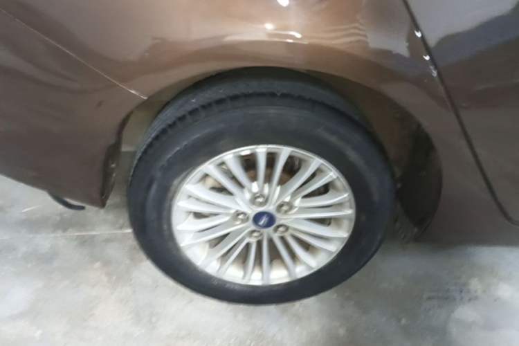 Used Ford Escort 2017 Revised Version 1.5L Automatic Comfort Edition Right Rear Wheel Hub