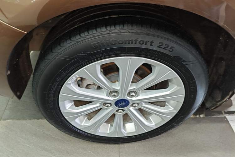 Used Ford Escort 2017 Happiness Edition 1.5L Automatic Fashion Version Right Rear Wheel Hub