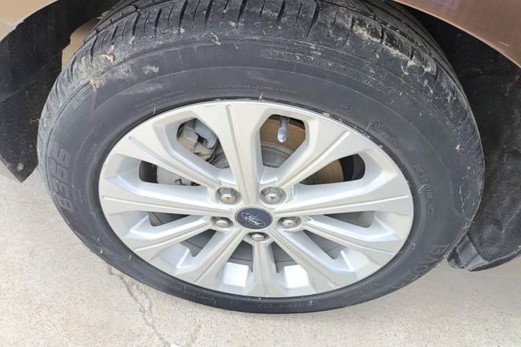 Used Ford Escort 2017 Happiness Edition 1.5L Automatic Fashion Version Right Rear Wheel Hub