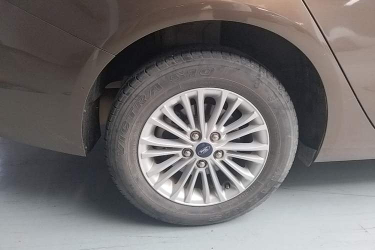 Used Ford Escort 2017 Revised Version 1.5L Automatic Comfort Edition Right Rear Wheel Hub