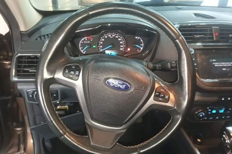 Used Ford Escort 2017 Happiness Edition 1.5L Automatic Fashion Version Steering Wheel