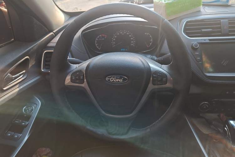 Used Ford Escort 2017 Happiness Edition 1.5L Automatic Fashion Version Steering Wheel