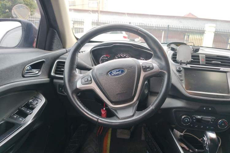 Used Ford Escort 2017 Happiness Edition 1.5L Automatic Fashion Version Steering Wheel