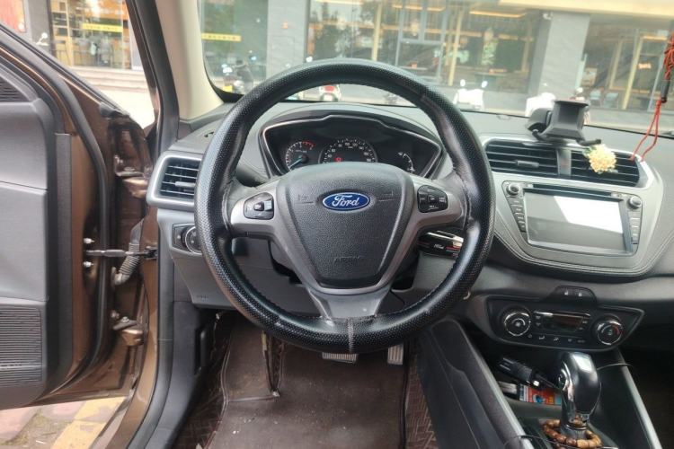 Used Ford Escort 2017 Happiness Edition 1.5L Automatic Fashion Version Steering Wheel