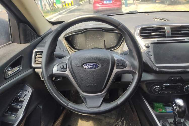 Used Ford Escort 2017 Happiness Edition 1.5L Automatic Fashion Version Steering Wheel