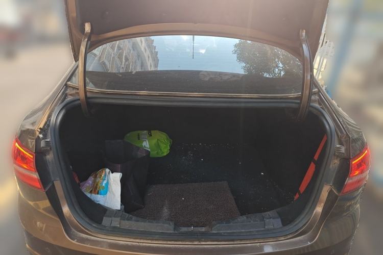 Used Ford Escort 2017 Happiness Edition 1.5L Automatic Fashion Version Trunk