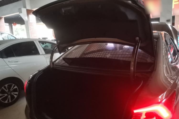 Used Ford Escort 2017 Happiness Edition 1.5L Automatic Fashion Version Trunk