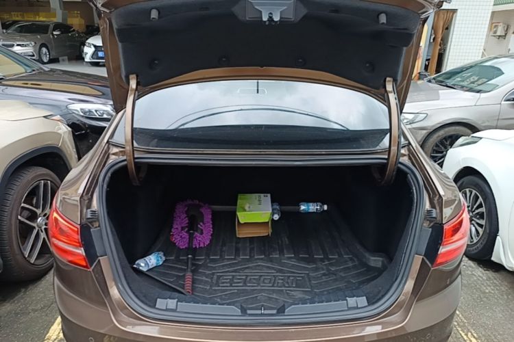 Used Ford Escort 2017 Happiness Edition 1.5L Automatic Fashion Version Trunk