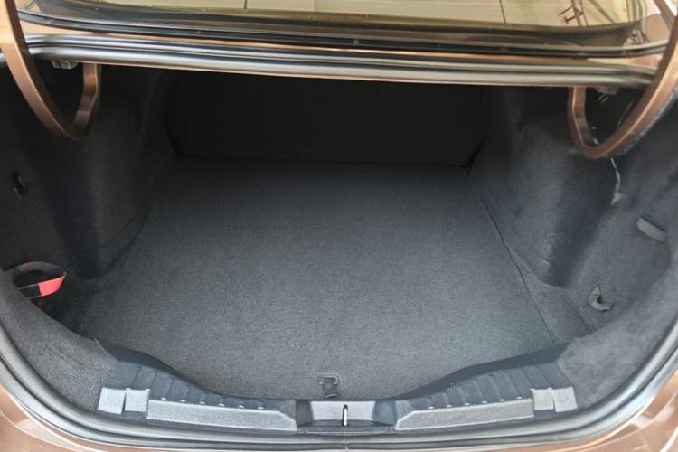 Used Ford Escort 2017 Happiness Edition 1.5L Automatic Fashion Version Trunk