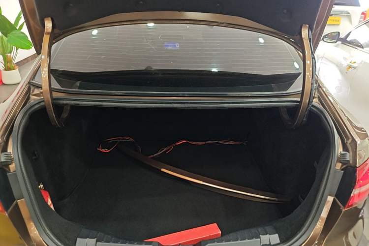 Used Ford Escort 2017 Happiness Edition 1.5L Automatic Fashion Version Trunk