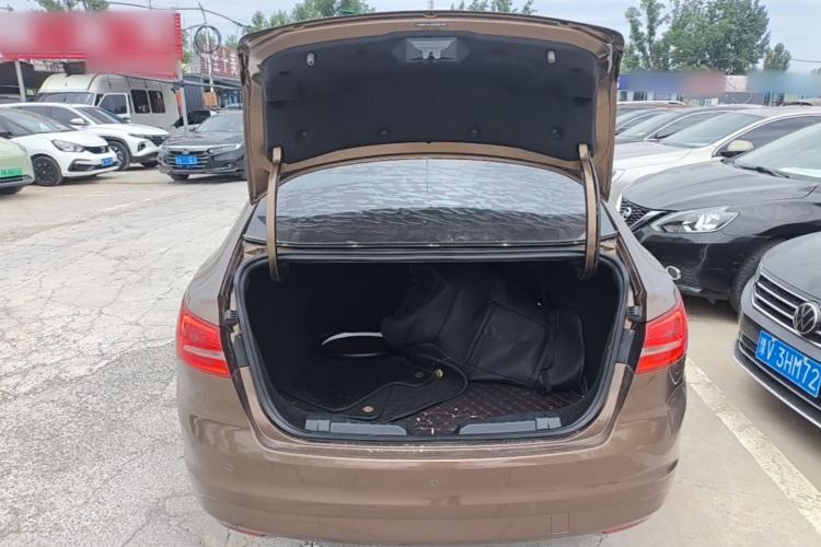 Used Ford Escort 2017 Happiness Edition 1.5L Automatic Fashion Version Trunk