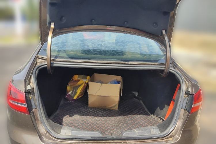 Used Ford Escort 2017 Happiness Edition 1.5L Automatic Fashion Version Trunk