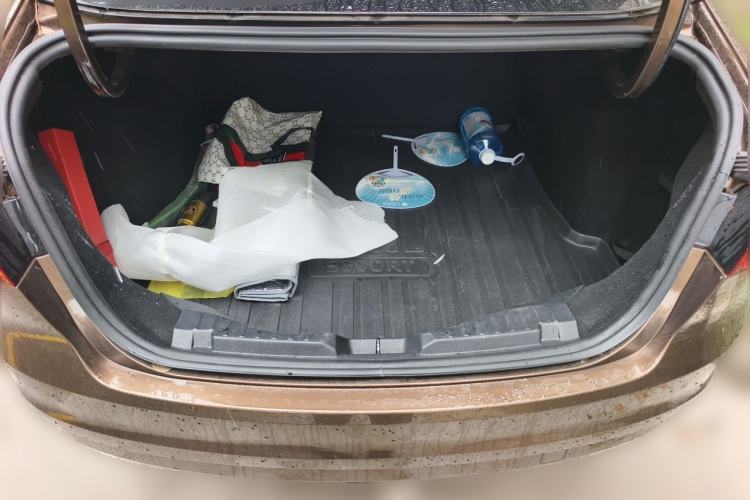 Used Ford Escort 2017 Happiness Edition 1.5L Automatic Fashion Version Trunk
