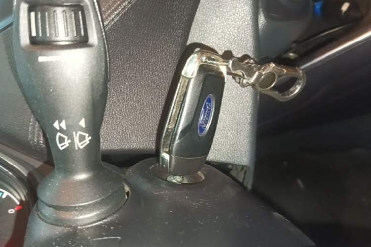 Used Ford Escort 2017 Happiness Edition 1.5L Automatic Fashion Version Vehicle Key
