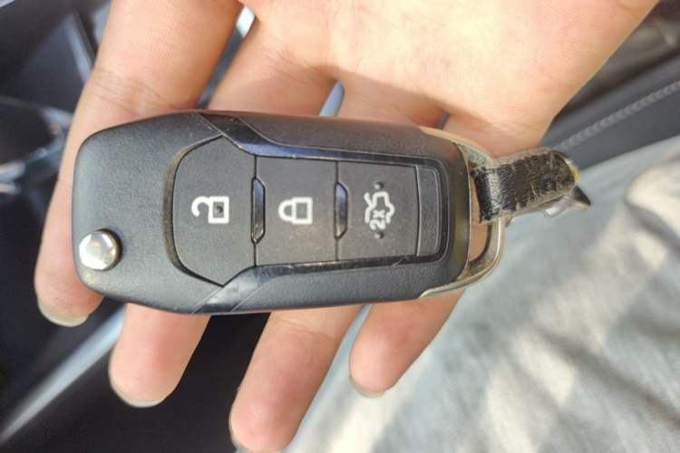 Used Ford Escort 2017 Happiness Edition 1.5L Automatic Fashion Version Vehicle Key
